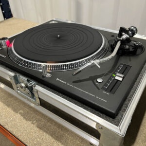 1x Technics SL-1210M3D incl. flightcase from Private Collection