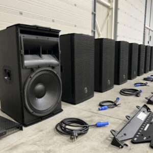 10x D.A.S. Audio Convert 12A 12"/2x1,75" powered array